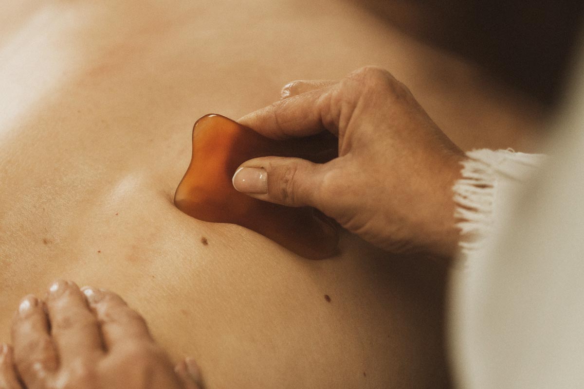 Gua Sha behandeling rug acupunctuurpraktijk De Haere in Doornspijk {{brizy_dc_image_alt imageSrc=